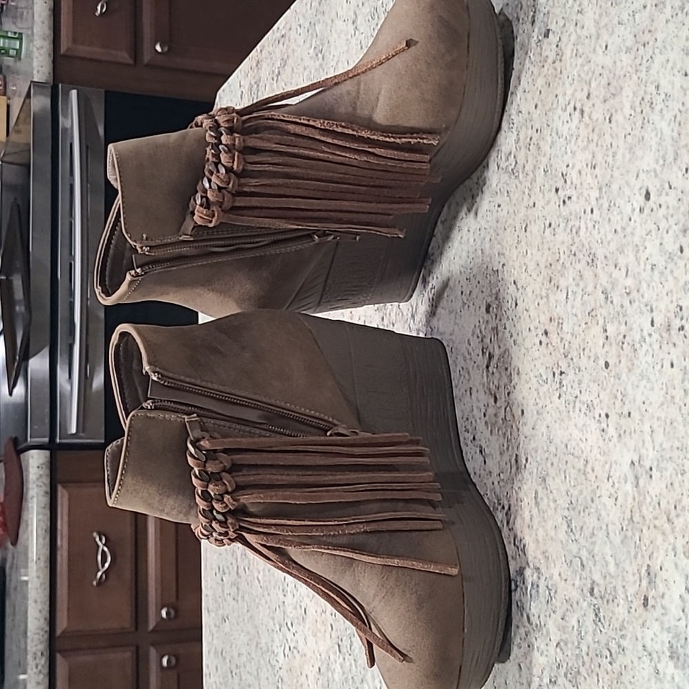 CM ankle boots